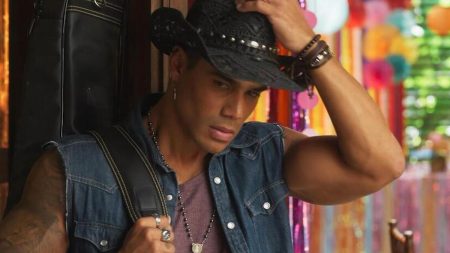 Micael Borges revela inspiração para viver sertanejo em Fuzuê