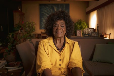 Globo altera grade e exibe série inédita para homenagear Léa Garcia