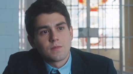 Amor Perfeito: Júlio desmascara o pai após proposta surreal