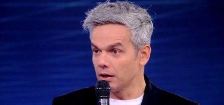 Otaviano Costa choca ao relembrar passado e confessa: “171 profissional”