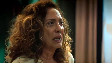 Terra e Paixão: Agatha é surpreendida com chegada de novo personagem
