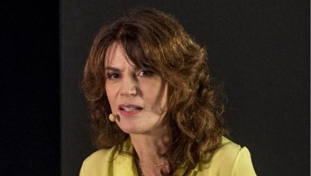 Após ter novela cancelada, Lícia Manzo é alvo de proposta da Globo para novo remake
