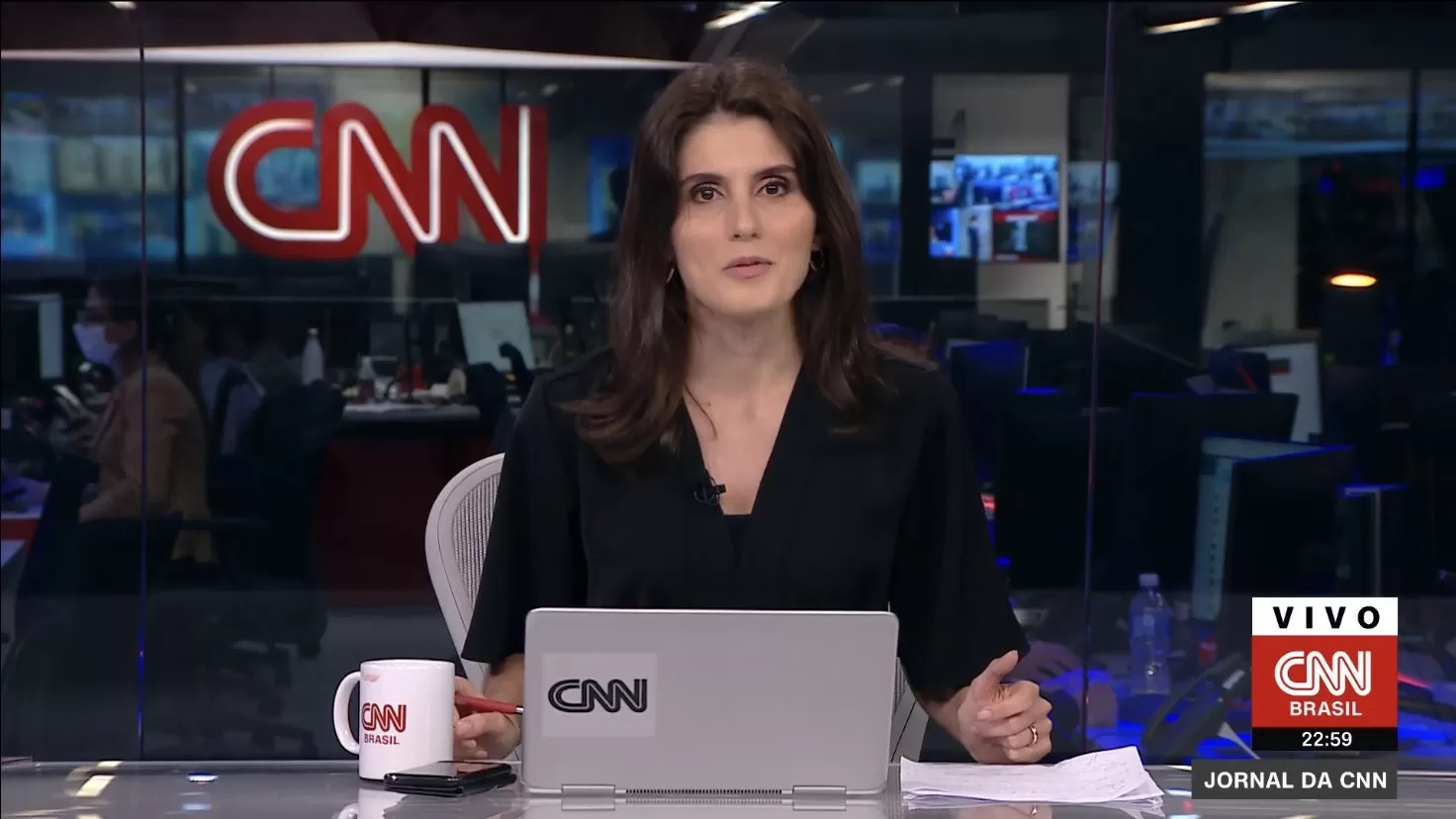 Ao expor filho de Bolsonaro, CNN Brasil passa por cima da GloboNews na audiência