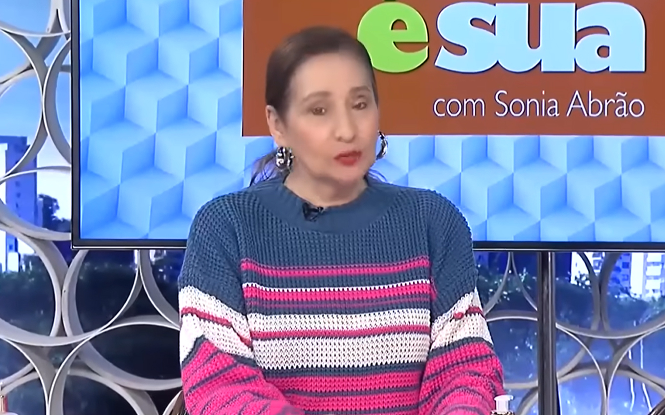 Sonia Abrão se emociona com momento inesperado ao vivo na RedeTV!