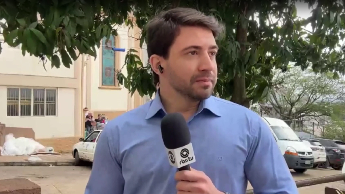 Repórter da Globo se emociona ao vivo durante tragédia no Rio Grande do Sul