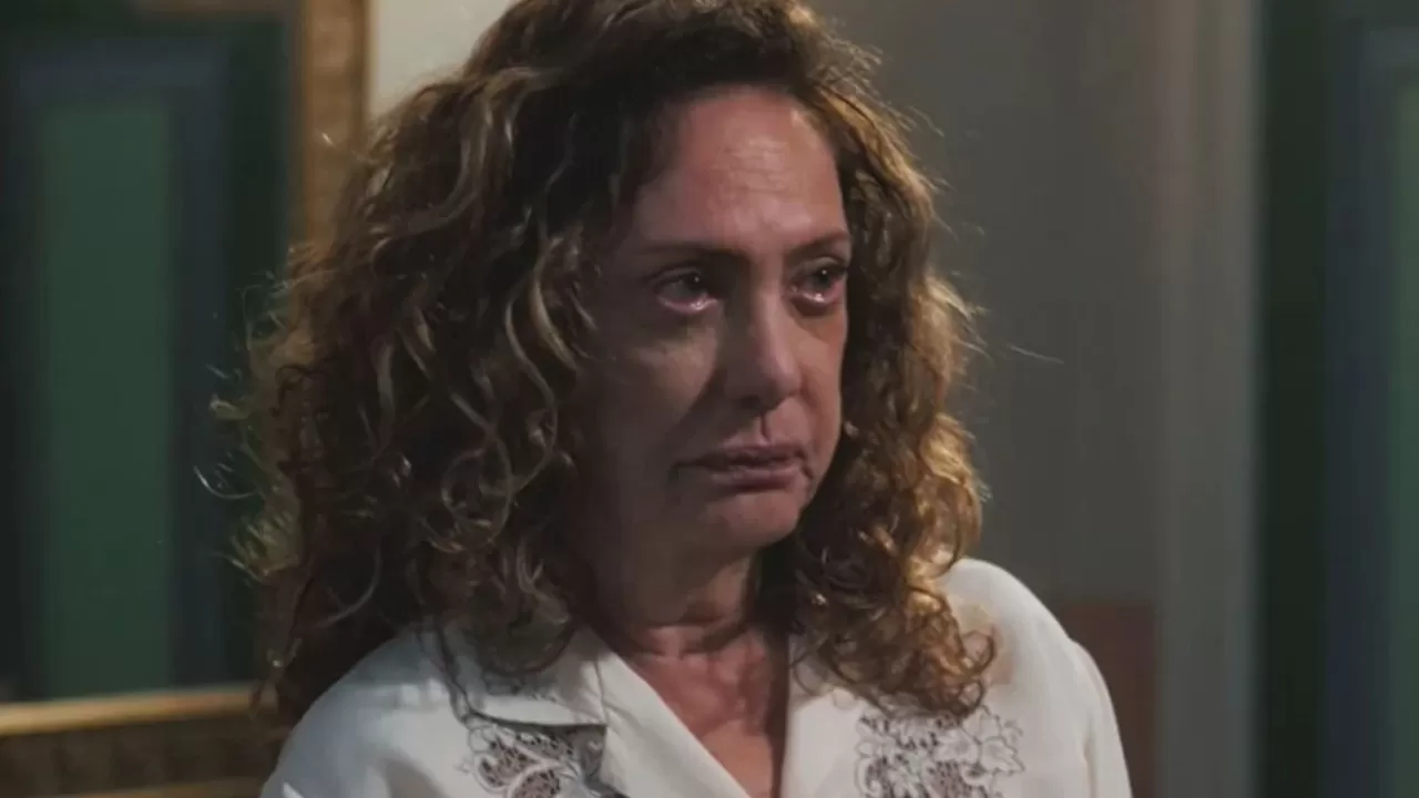 Agatha (Eliane Giardini) em Terra e Paixão