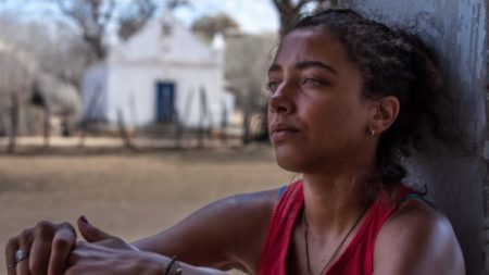 Sucesso em Cangaço Novo, Alice Carvalho é confirmada em novela da Globo