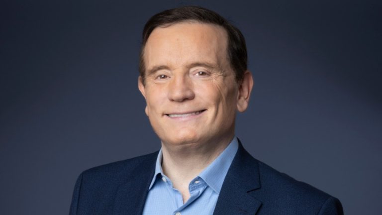 Roberto Cabrini é procurado pela Globo