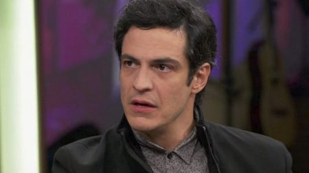 Mateus Solano revela o que pensa sobre decisão drástica de personagem em Elas por Elas