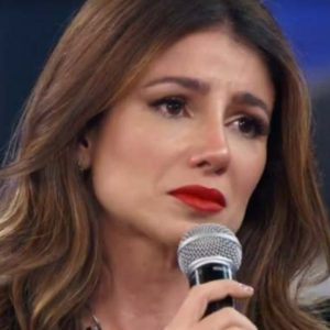 Paula Fernandes desabafa após polêmica em show de Andrea Bocelli