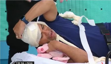 Denílson sai de maca do Jogo Aberto após derrota do Palmeiras e detona jogador