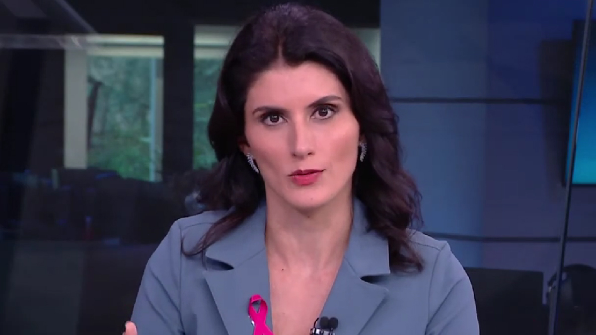 Âncora da CNN Brasil quebra protocolo e fica em choque com relato sobre ataque a Israel