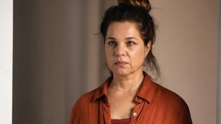 Isabel Teixeira se pronuncia após rumor de ter recusado papéis em novelas da Globo