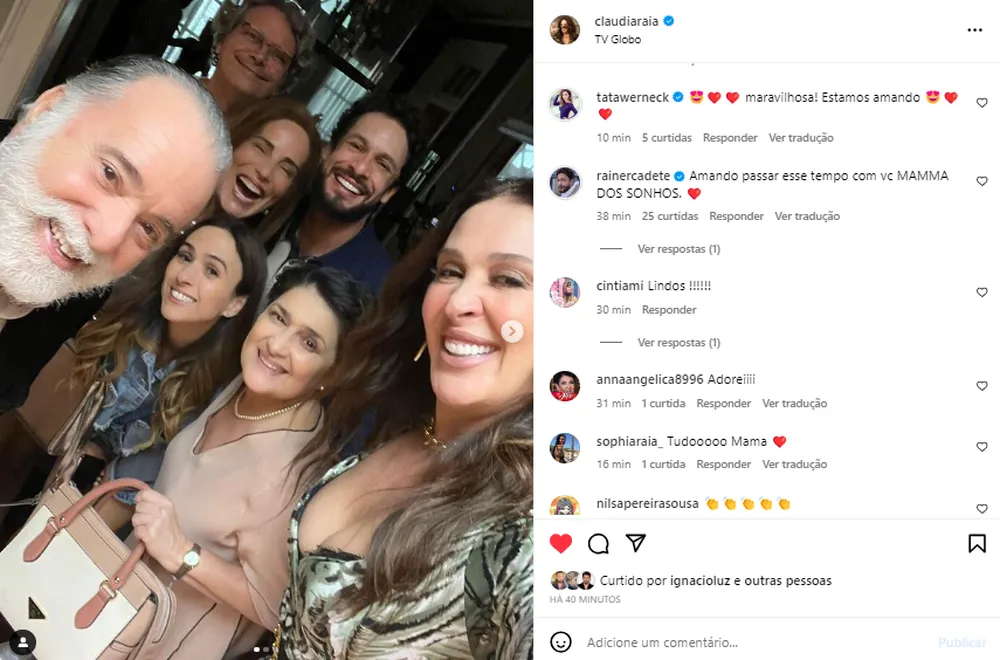 Publicação de Claudia Raia com o elenco de Terra e Paixão