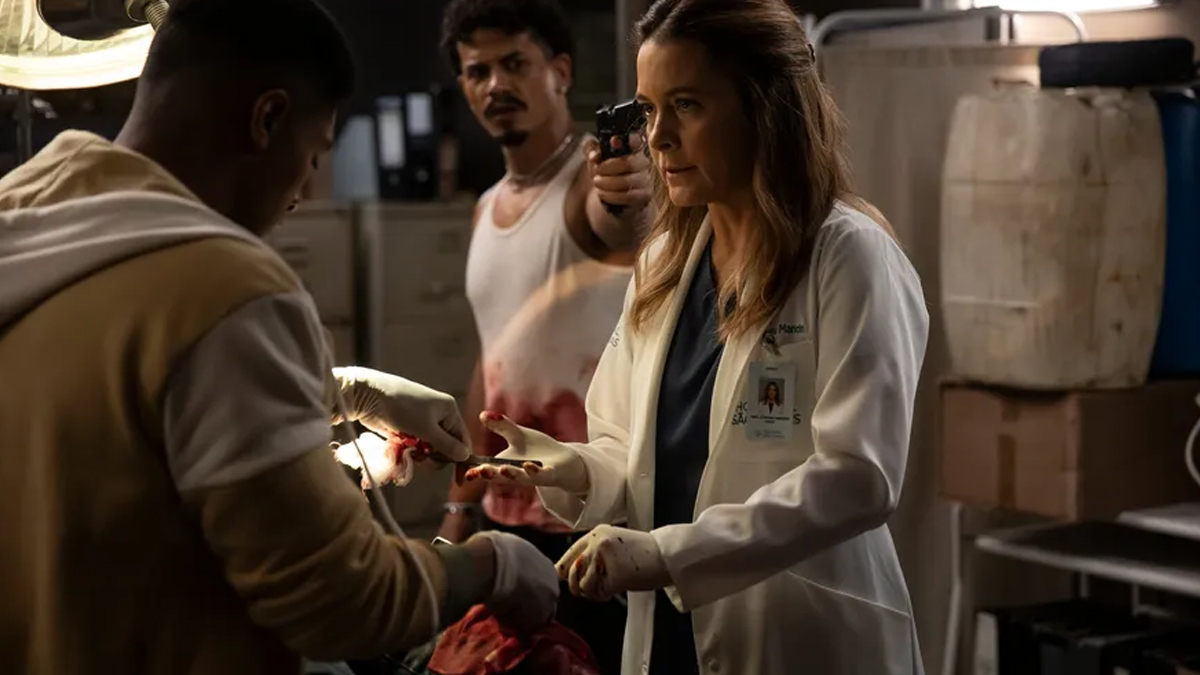 Claudia Abreu revela o que precisou fazer para viver médica em série do Prime Video