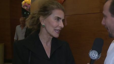 Maitê Proença se irrita e dá cortada em repórter do SBT após pergunta íntima: “Qual é?”