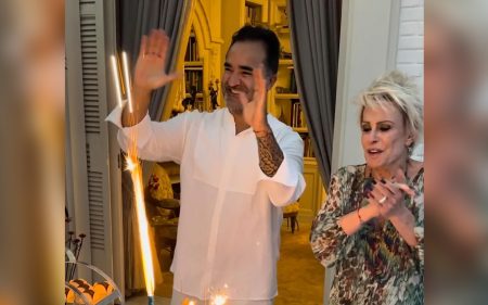 Ana Maria Braga ganha beijão durante festa de aniversário do namorado