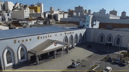 Igrejas evangélicas mudam estratégia, param de investir na TV aberta e buscam novo foco