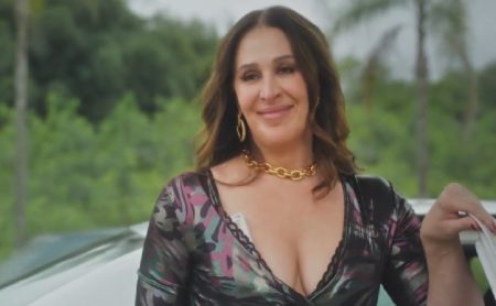Em despedida de Terra e Paixão, Claudia Raia faz homenagem a Jorge Fernando e emociona