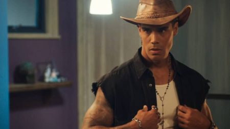 Micael Borges abre o jogo e revela dificuldade com personagem de Fuzuê: “Não é fácil”