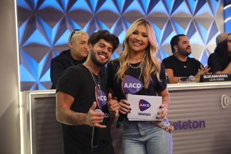Prestes a estrear no SBT, Virgínia Fonseca leva a família toda para o palco do Teleton