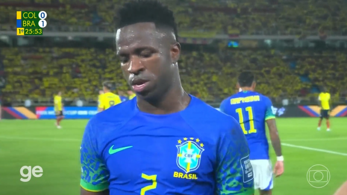 Sem censura, Globo flagra palavrões de Vini Jr após deixar jogo do Brasil
