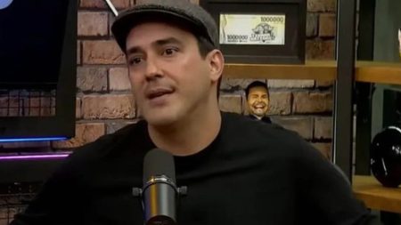 Longe da TV, André Marques desabafa sobre luta diária: “Doença que não tem cura”