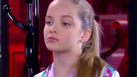 Ex-SBT segue os passos de Larissa Manoela e expõe drama familiar por causa de dinheiro