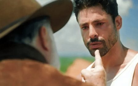 Em Terra e Paixão Antônio dá porrada em Caio, mas passa vergonha na frente da cidade toda