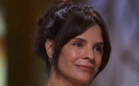 Longe das novelas há 9 anos, Helena Ranaldi faz rara aparição na Globo e chora ao vivo