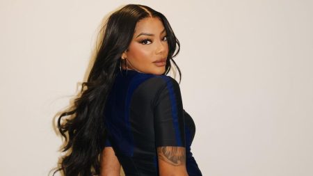 Ludmilla exibe foto de encontro com Beyoncé e web vai ao delírio