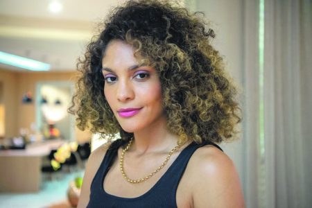 Protagonista da Globo, Barbara Reis comemora ano especial e revela grande desejo