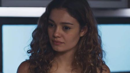 Após sucesso em Todas as Flores, Sophie Charlotte aparece transformada em trailer de Renascer