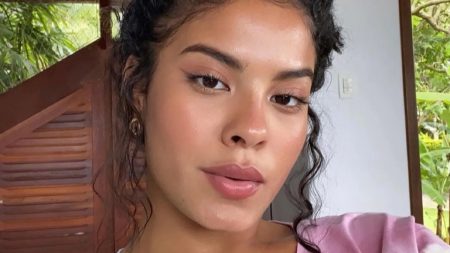 Bella Campos é flagrada com novo affair famoso em Salvador