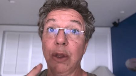 BBB 2024: Boninho é pego na mentira após colocar campeã de reality para dinâmica