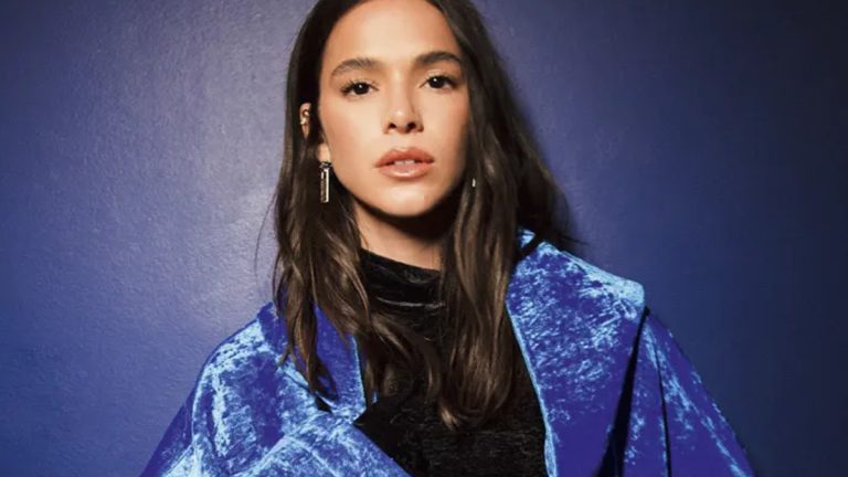 Bruna Marquezine na campanha do Banco Pan
