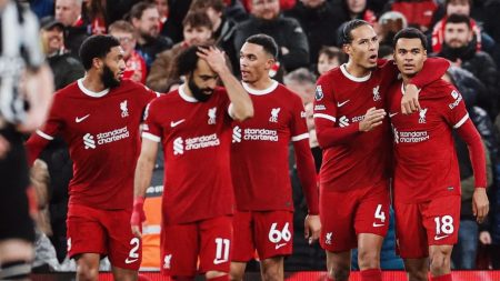 Fulham x Liverpool: veja onde assistir o jogão decisivo da semifinal da Copa da Liga Inglesa 2023/24