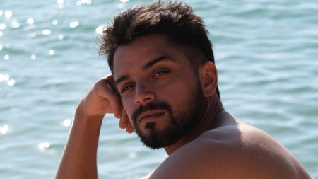 Sem receio! Diferente de Rodrigo Simas, 14 famosos que não tiveram medo de assumir bissexualidade