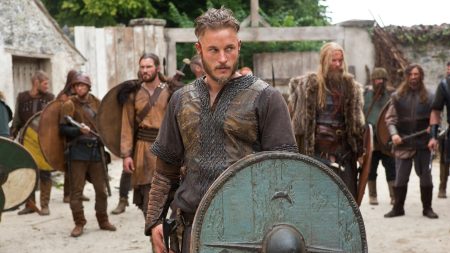 Após problema com Outlander, Band faz promessa sobre exibição de Vikings