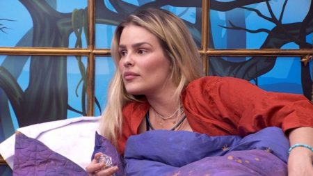No BBB 2024, Yasmin Brunet expõe detalhe de traição do ex e impressiona