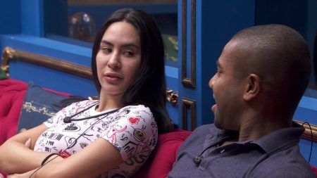 No BBB 2024, Isabelle sente “punhalada pelas costas” de Davi e tem briga quente
