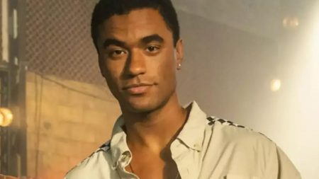 Isacque Lopes aparece em primeira foto como personagem de Família é Tudo, nova novela das sete da Globo