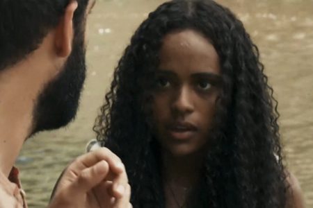 Globo tira assédio envolvendo protagonistas no remake de Renascer e 1º beijo de casal encanta