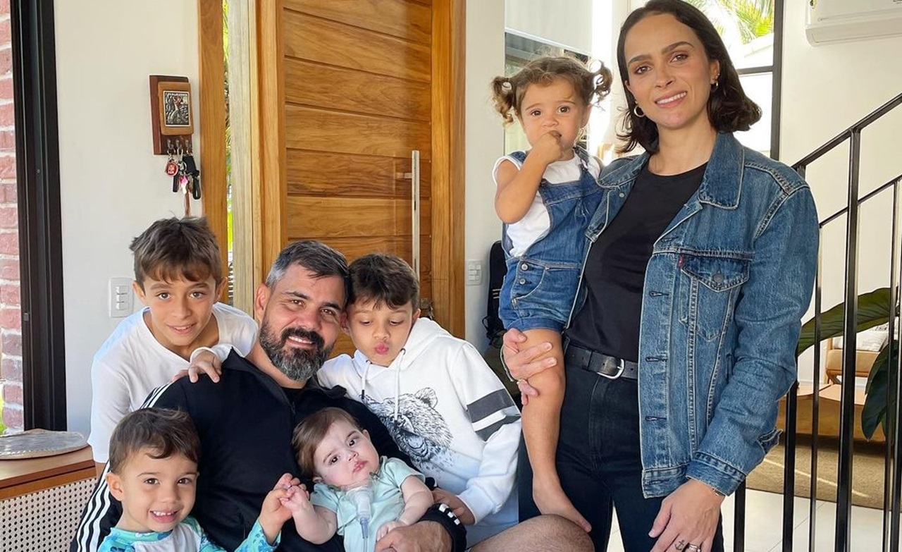 Letícia Cazarré, Juliano Cazarré e os filhos