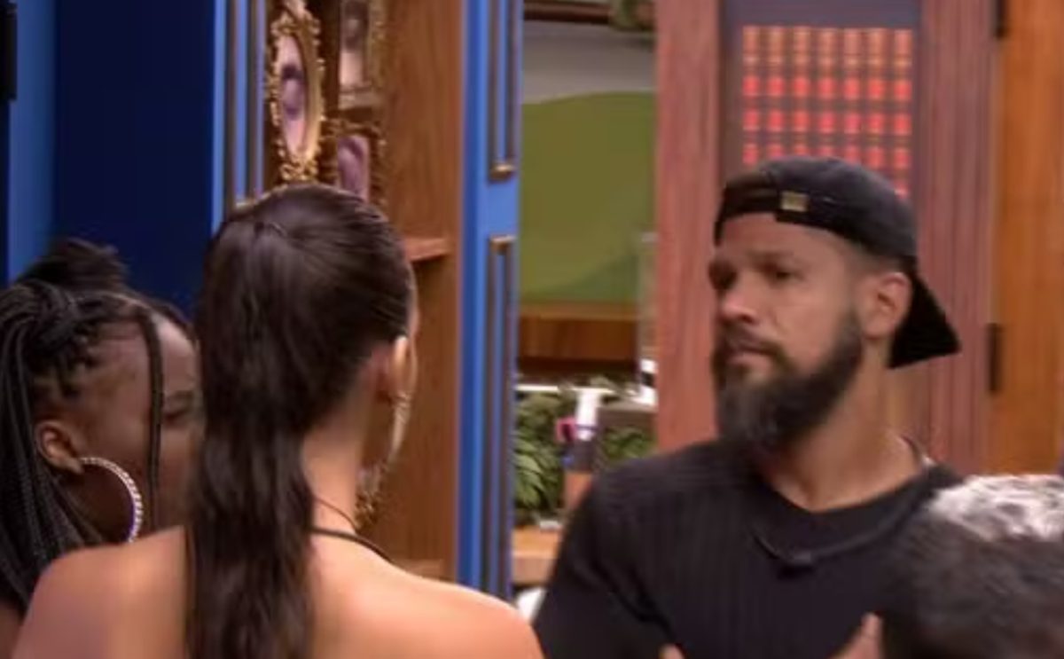 Juninho e Alane discutem no BBB 2024 (Imagem: Reprodução/Globo)