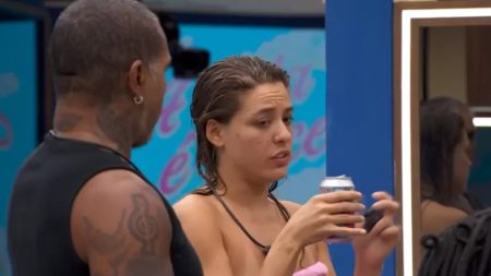 Beatriz irrita produção do BBB 2024 e leva bronca por atitude inesperada: “Não pode!”