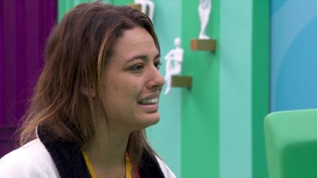 Beatriz recebe informação externa e tem definição bombástica sobre liderança no BBB 2024