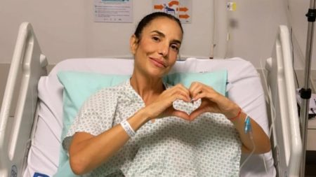 Após problemas no Carnaval, Ivete Sangalo é internada e tem saúde exposta