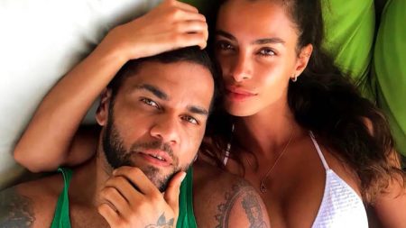 Mulher de Daniel Alves revela carta diretamente da prisão e se arrepende