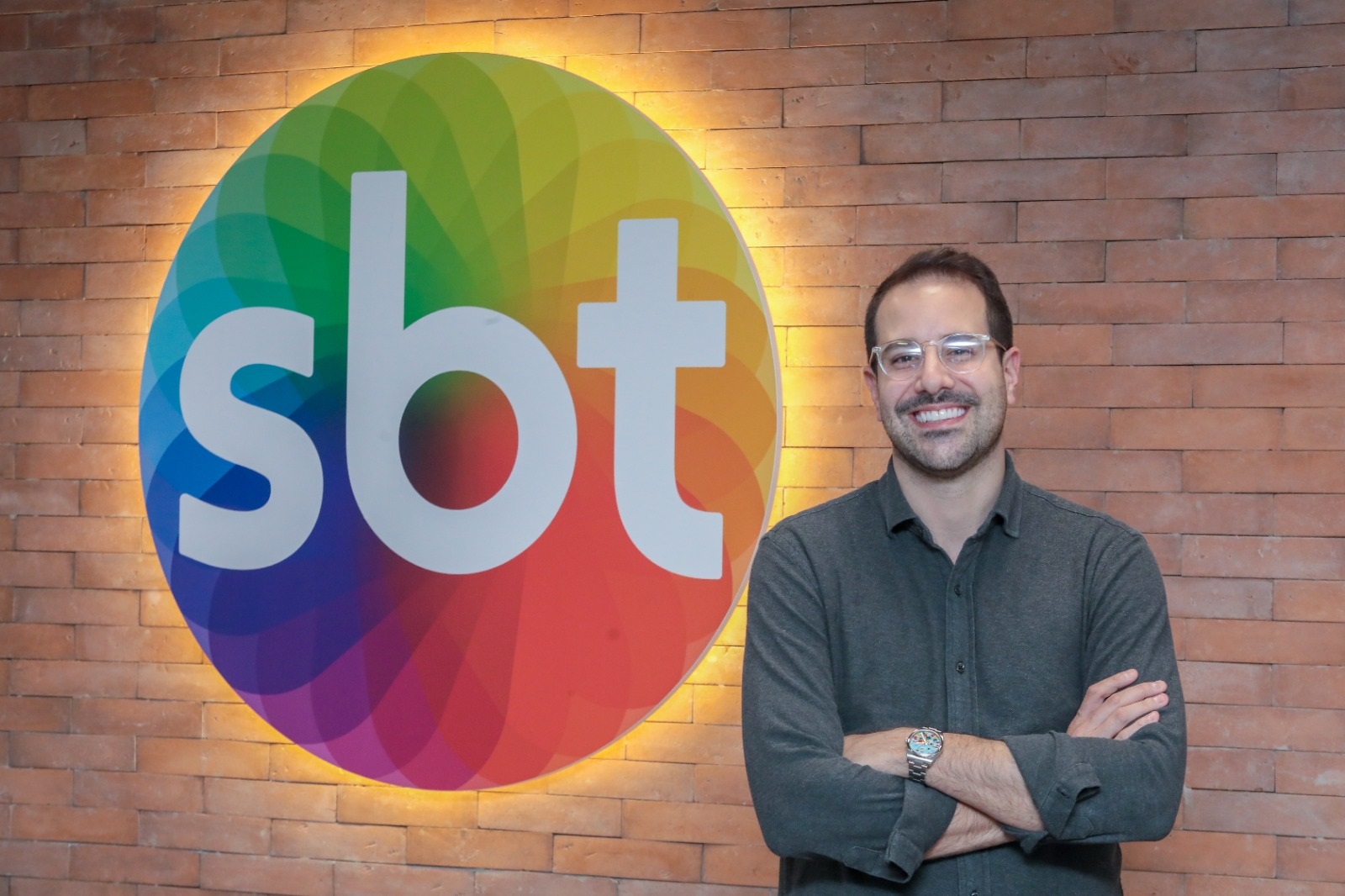 Fora da Jovem Pan, Paulo Mathias diz sim para o SBT para comandar novo programa